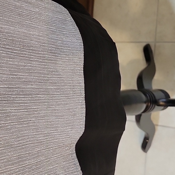 ENFOCUS STUDIO silver and black sleeveless dress.  Ties in back. Size is 4. - Picture 7 of 10